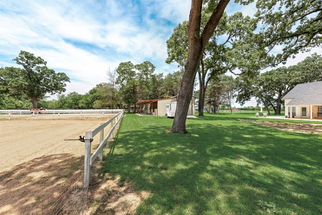 130 Vz County Road 3509, Edgewood, TX 75117