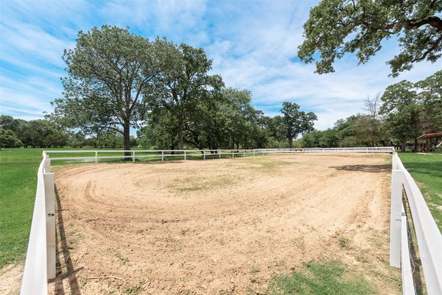 130 Vz County Road 3509, Edgewood, TX 75117