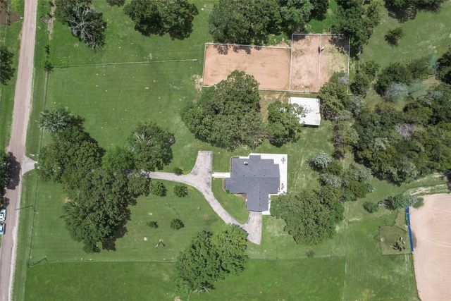 130 Vz County Road 3509, Edgewood, TX 75117