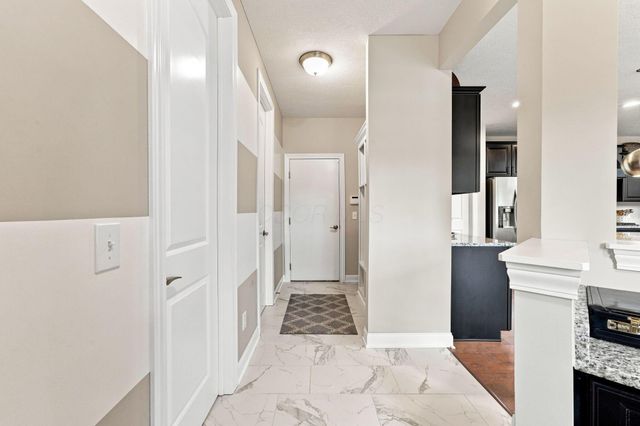6117 Brookview Manor Drive, Galena, OH 43021