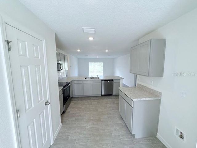 25 ROUND THORN DRIVE, Palm Coast, FL 32164
