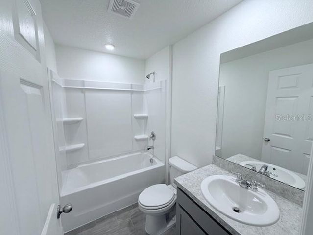 25 ROUND THORN DRIVE, Palm Coast, FL 32164