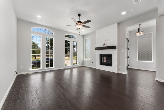 1565 Amesbury Way, Farmers Branch, TX 75234