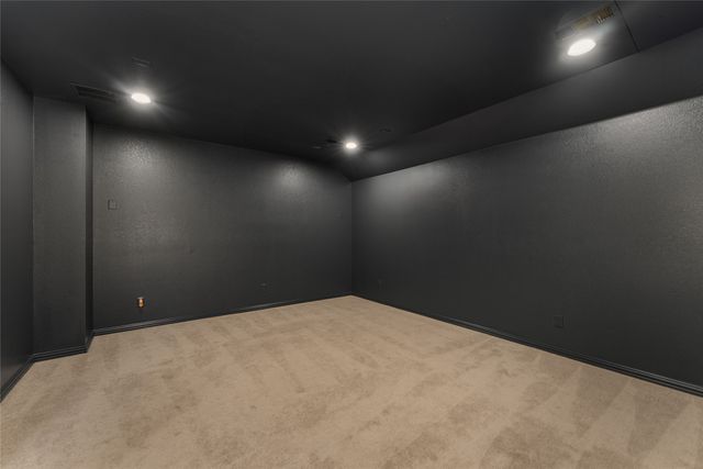 1565 Amesbury Way, Farmers Branch, TX 75234