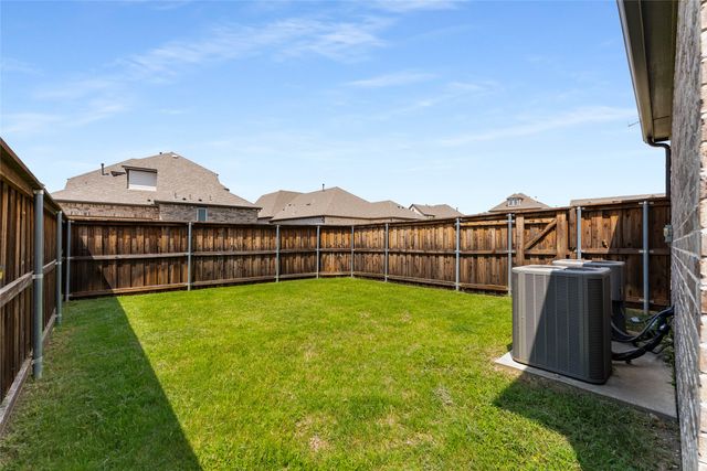 1565 Amesbury Way, Farmers Branch, TX 75234