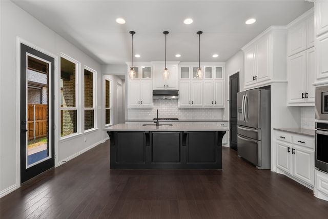 1565 Amesbury Way, Farmers Branch, TX 75234