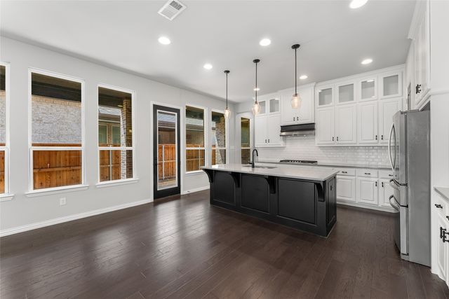 1565 Amesbury Way, Farmers Branch, TX 75234
