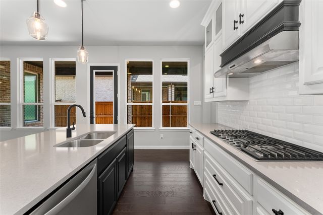 1565 Amesbury Way, Farmers Branch, TX 75234