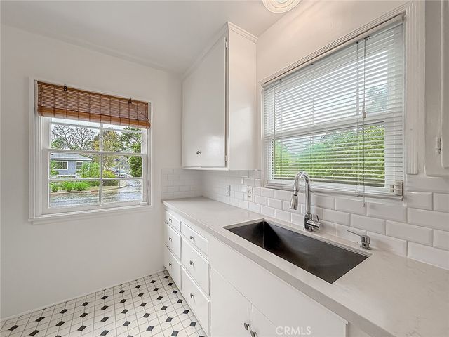 866 Flower Avenue, Venice, CA 90291