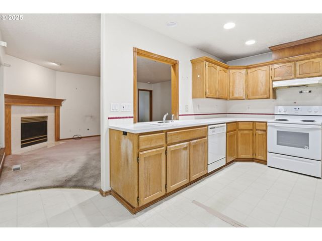 1422 Sw 11TH St, Troutdale, OR 97060