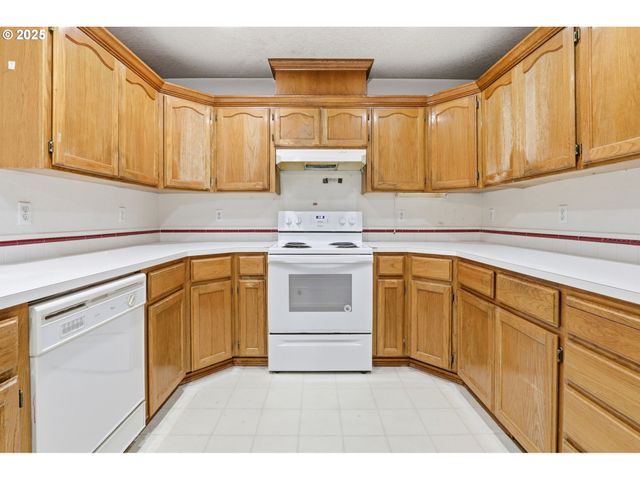 1422 Sw 11TH St, Troutdale, OR 97060