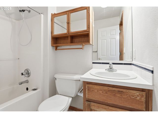 1422 Sw 11TH St, Troutdale, OR 97060