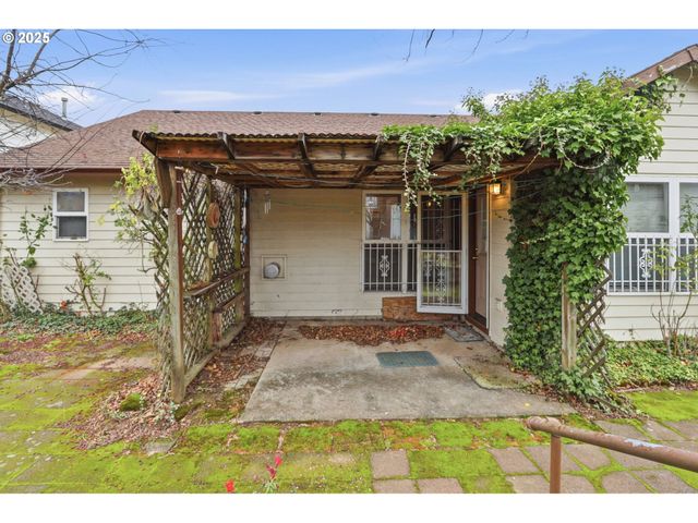 1422 Sw 11TH St, Troutdale, OR 97060