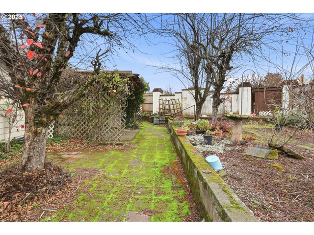 1422 Sw 11TH St, Troutdale, OR 97060