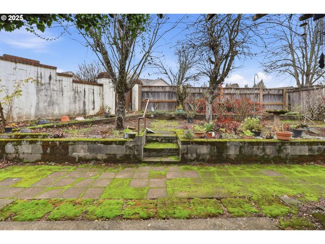 1422 Sw 11TH St, Troutdale, OR 97060