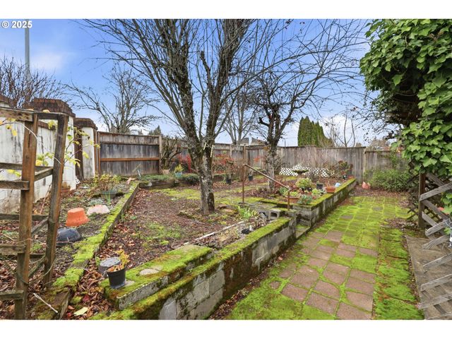 1422 Sw 11TH St, Troutdale, OR 97060