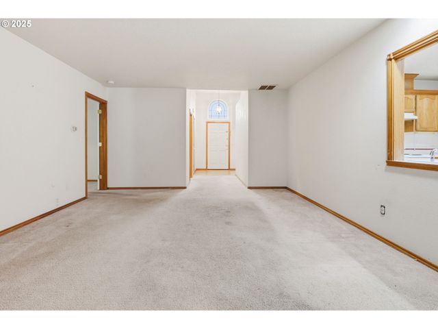 1422 Sw 11TH St, Troutdale, OR 97060