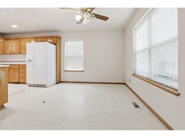 1422 Sw 11TH St, Troutdale, OR 97060