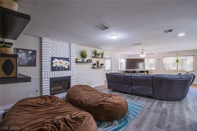 2342 Viewcrest Road, Henderson, NV 89014