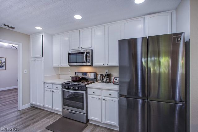 2342 Viewcrest Road, Henderson, NV 89014