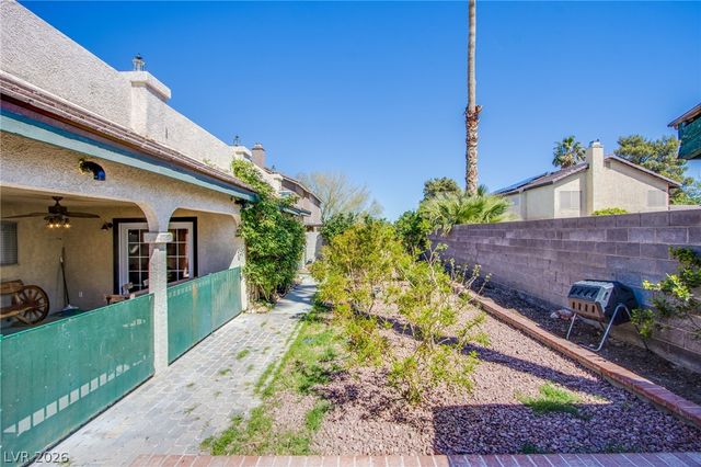 2342 Viewcrest Road, Henderson, NV 89014
