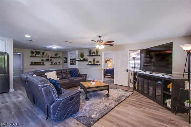 2342 Viewcrest Road, Henderson, NV 89014