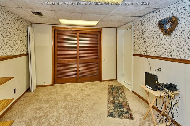 212 Branchfield Drive, Charleston, WV 25314