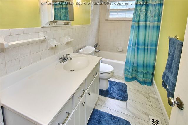 212 Branchfield Drive, Charleston, WV 25314