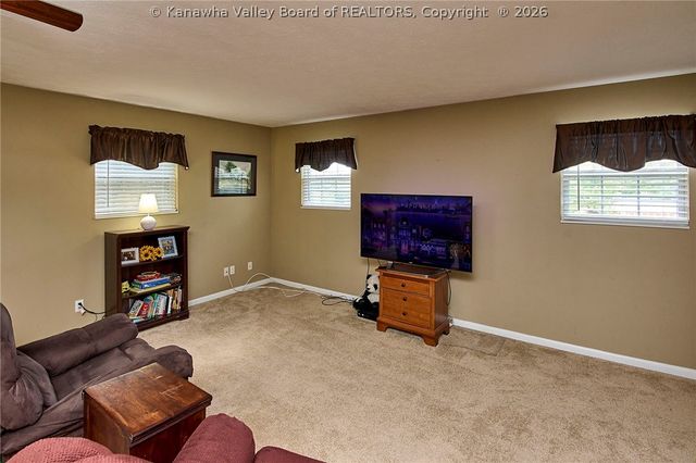 212 Branchfield Drive, Charleston, WV 25314