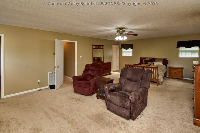 212 Branchfield Drive, Charleston, WV 25314