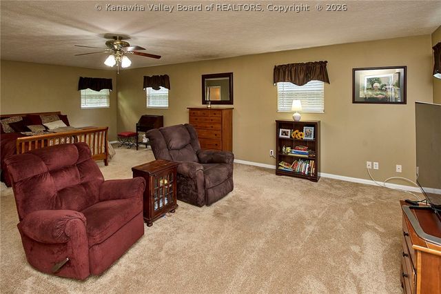 212 Branchfield Drive, Charleston, WV 25314
