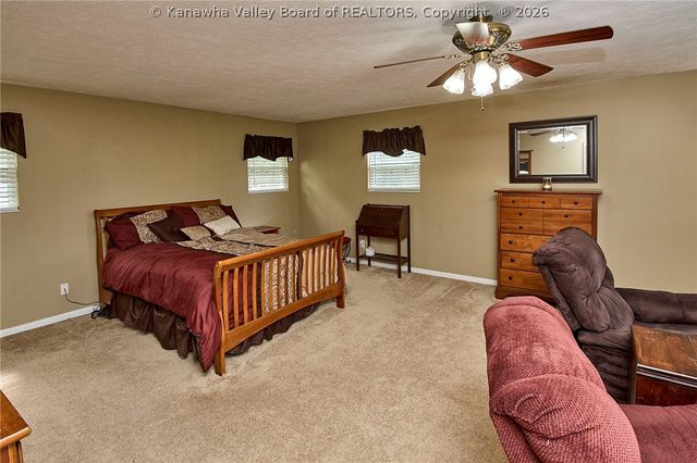 212 Branchfield Drive, Charleston, WV 25314