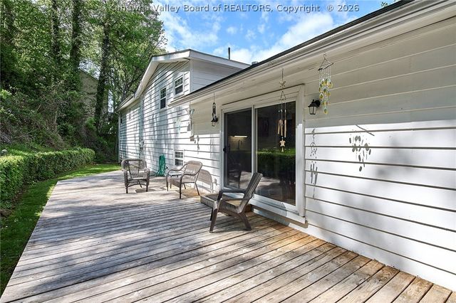 212 Branchfield Drive, Charleston, WV 25314