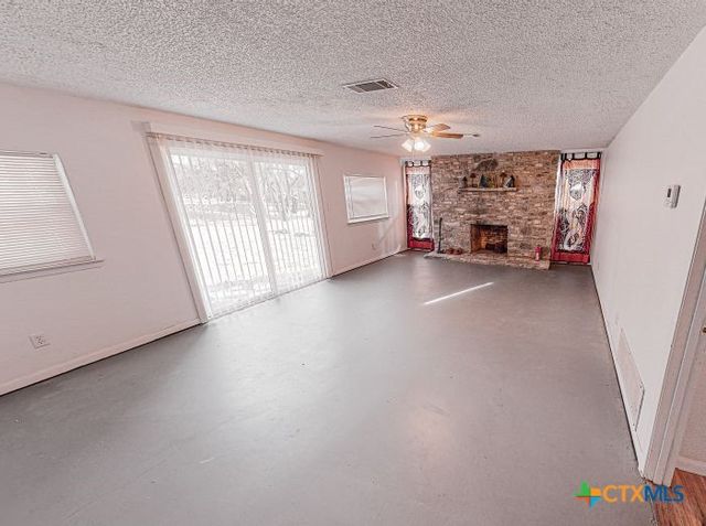 2011 Valley Oaks Drive, Harker Heights, TX 76548