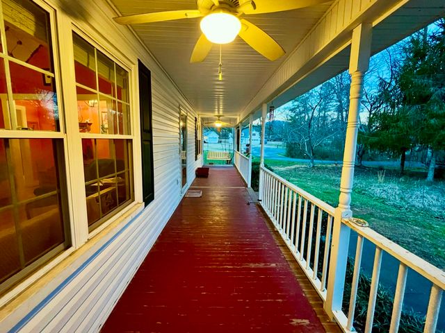 595 Avondale Drive, Rocky Face, GA 30740