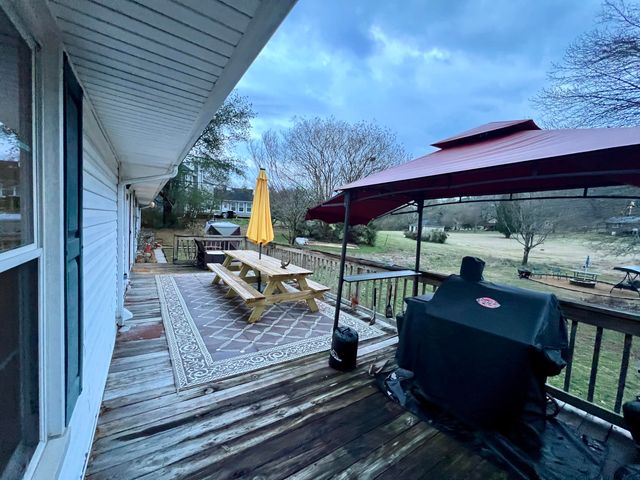 595 Avondale Drive, Rocky Face, GA 30740