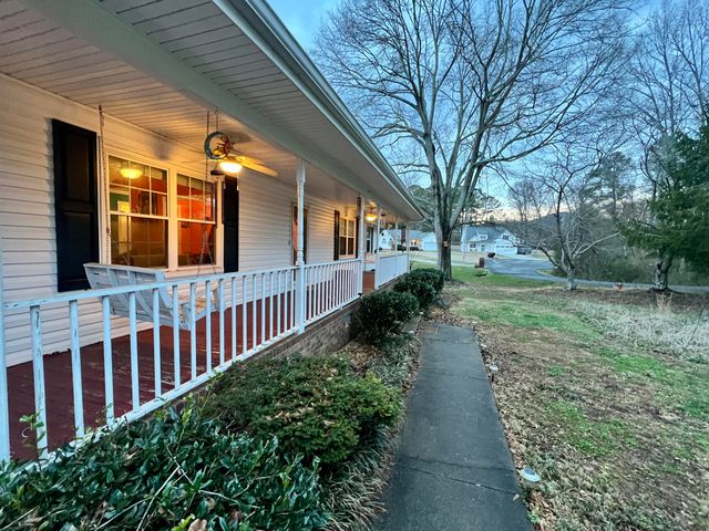 595 Avondale Drive, Rocky Face, GA 30740