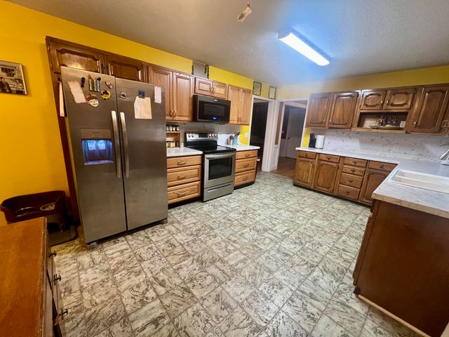 595 Avondale Drive, Rocky Face, GA 30740