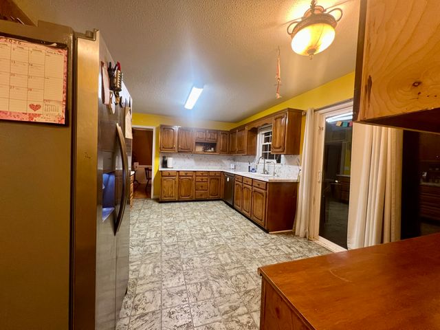 595 Avondale Drive, Rocky Face, GA 30740