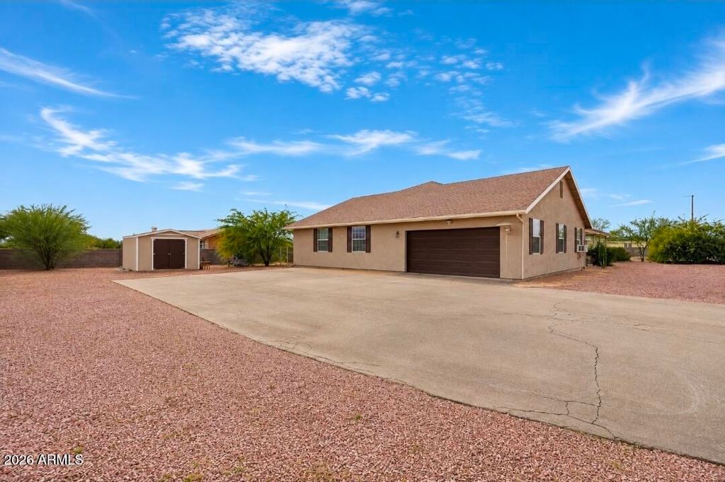 20305 W PEAKVIEW Road, Wittmann, AZ 85361 — photo 2