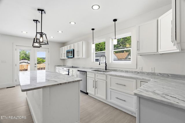 3317 Monmouth St, Knoxville, TN 37917