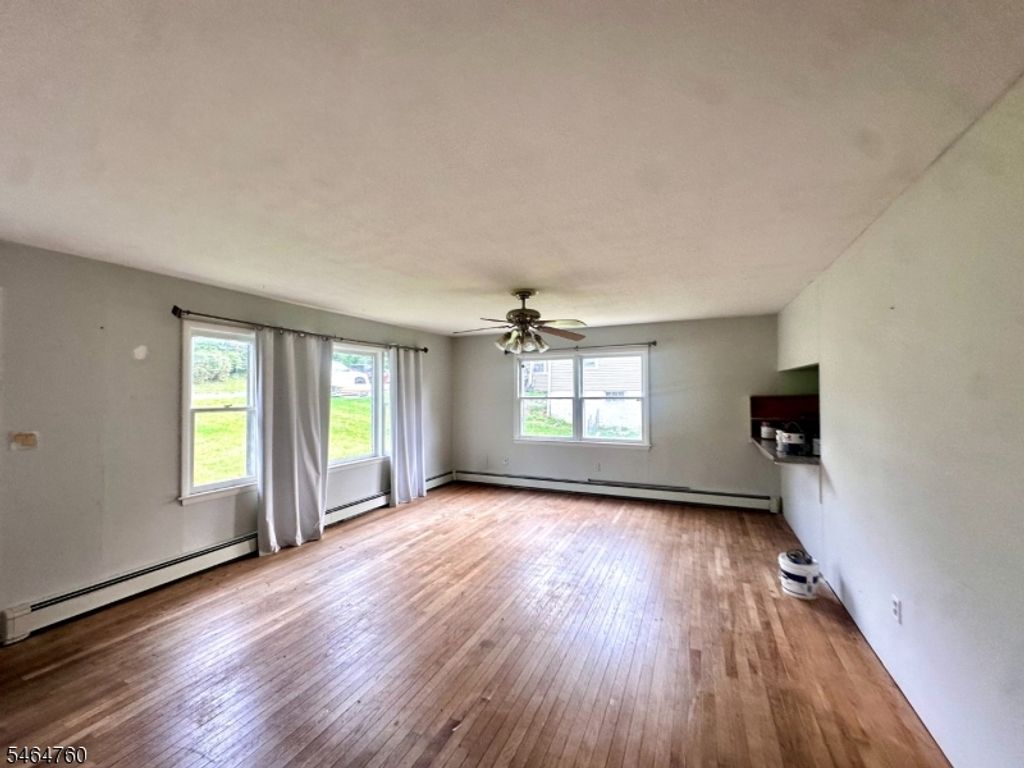 270 Munsonhurst Rd, Franklin Boro, NJ 07416 — photo 5