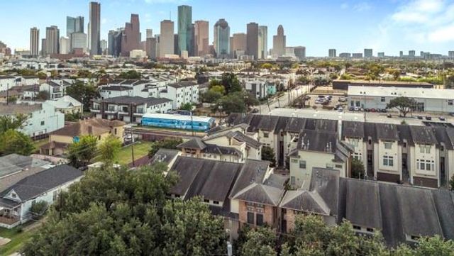 1903 Summer Street, Houston, TX 77007