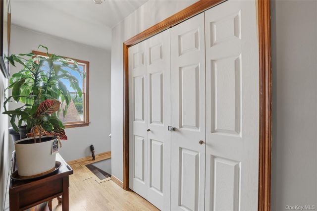 1 Ivanhoe Place, Valley Stream, NY 11580