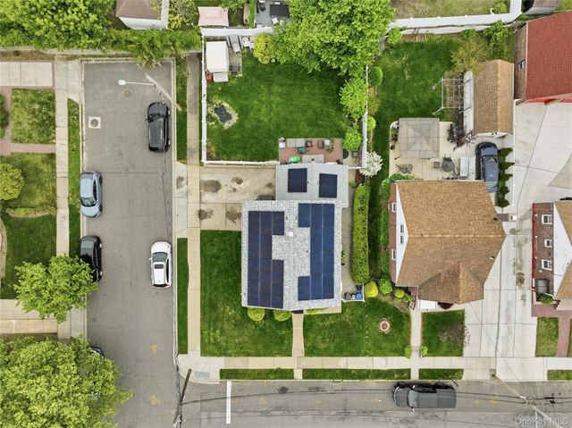 1 Ivanhoe Place, Valley Stream, NY 11580