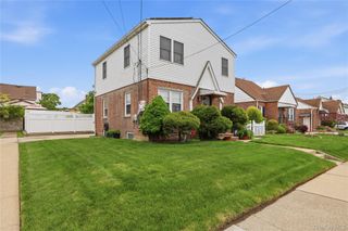1 Ivanhoe Place, Valley Stream, NY 11580