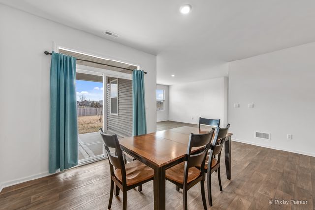 927 Plateau Drive, Pingree Grove, IL 60140