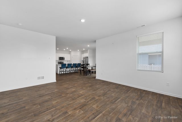 927 Plateau Drive, Pingree Grove, IL 60140