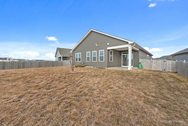 927 Plateau Drive, Pingree Grove, IL 60140