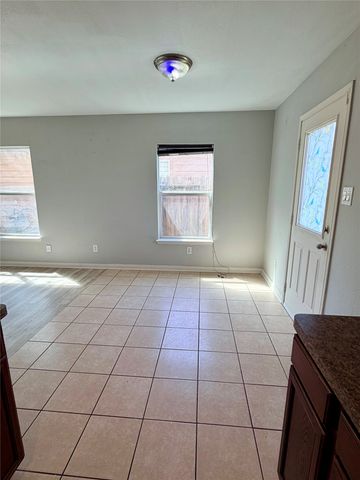 10004 Quail Glen Drive, Fort Worth, TX 76140